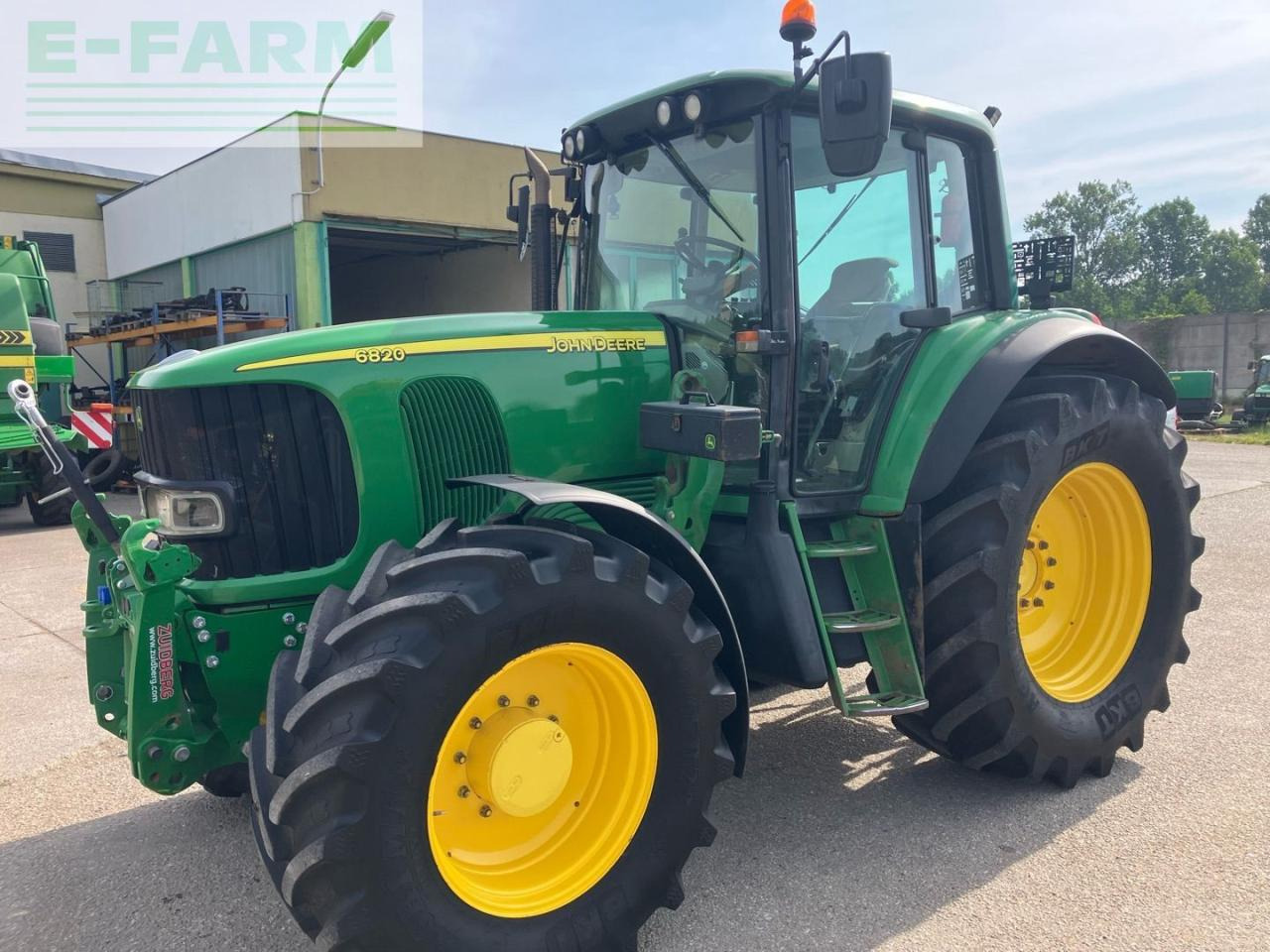John Deere 6820 Premium - Трактор: фото 1 John Deere 6820 Premium - Трактор: фото 1