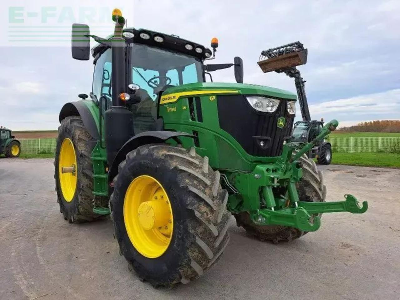 John Deere 6r 215 - Трактор: фото 3 John Deere 6r 215 - Трактор: фото 3