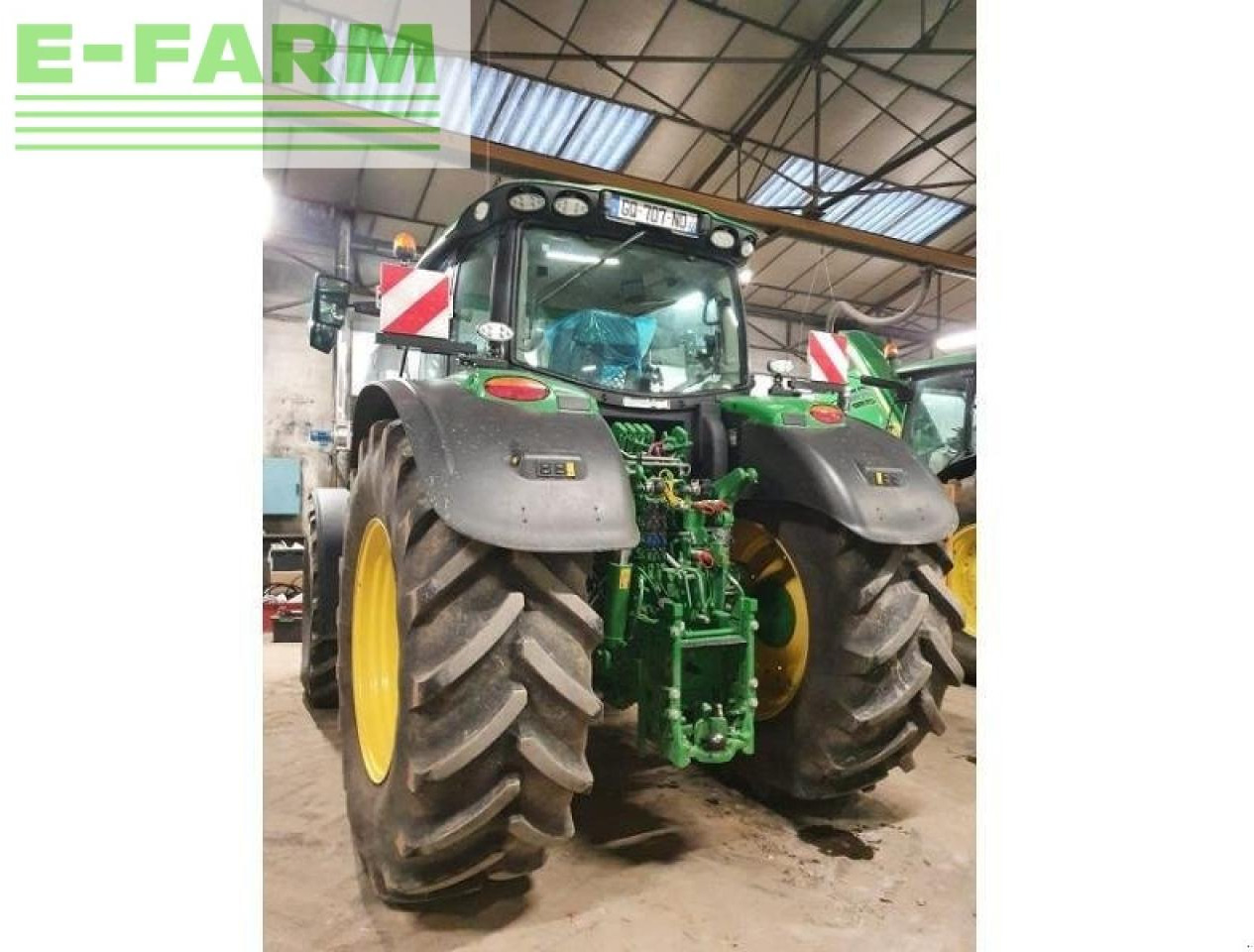 John Deere 6r 215 - Трактор: фото 3 John Deere 6r 215 - Трактор: фото 3