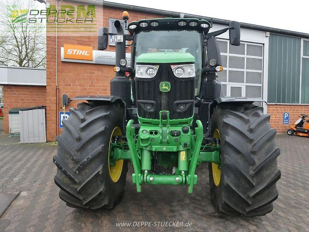 John Deere 6r 230 - Трактор: фото 2 John Deere 6r 230 - Трактор: фото 2