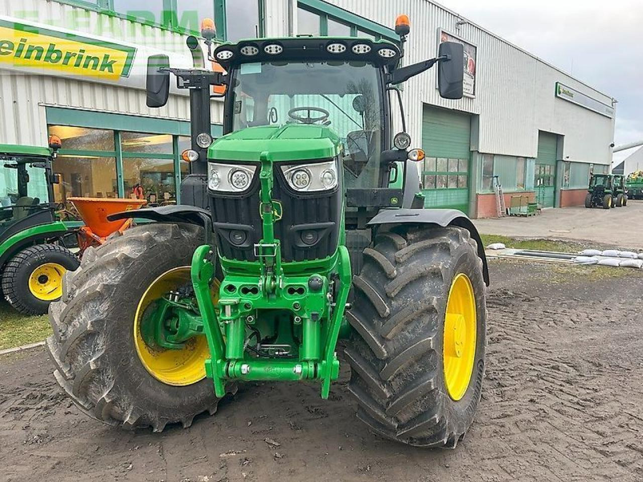 John Deere 6r155 - Трактор: фото 2 John Deere 6r155 - Трактор: фото 2