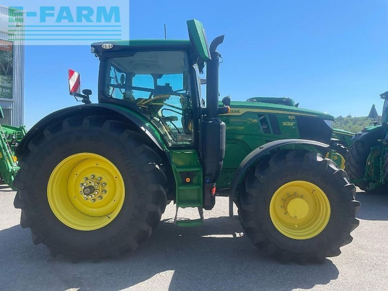 John Deere 6r215 / 6r 215 - Трактор: фото 2 John Deere 6r215 / 6r 215 - Трактор: фото 2