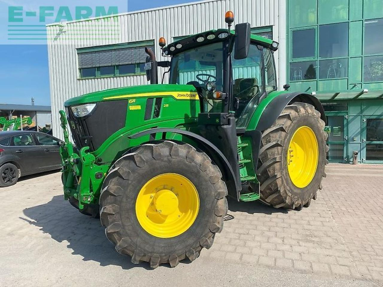 John Deere 6r215 - Трактор: фото 1 John Deere 6r215 - Трактор: фото 1