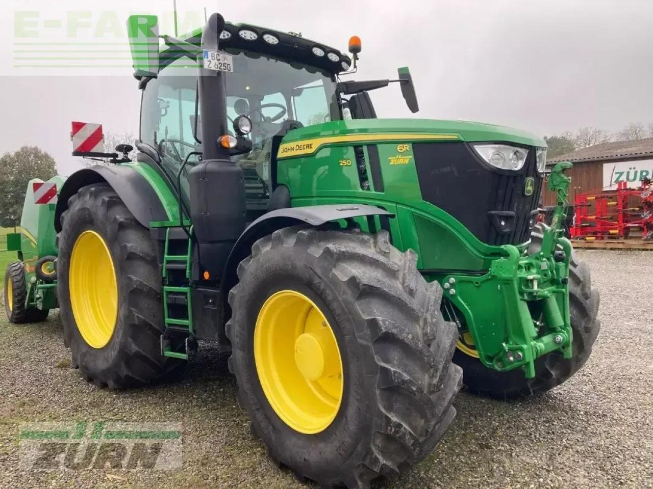 John Deere 6r250 - Трактор: фото 3 John Deere 6r250 - Трактор: фото 3