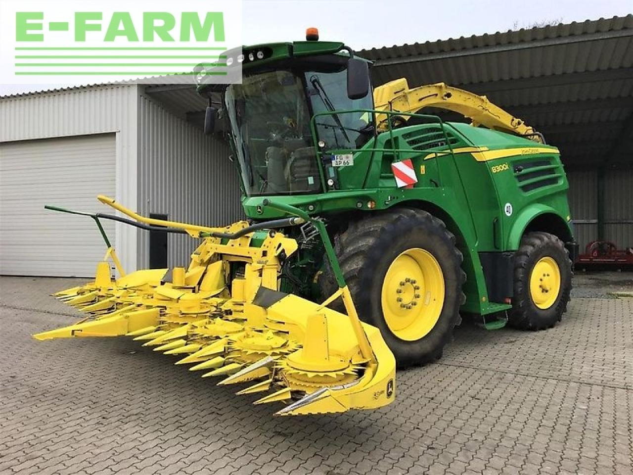 John Deere 8300i mit kemper 360+ & 639 pickup - Кормозбиральний комбайн: фото 1 John Deere 8300i mit kemper 360+ & 639 pickup - Кормозбиральний комбайн: фото 1