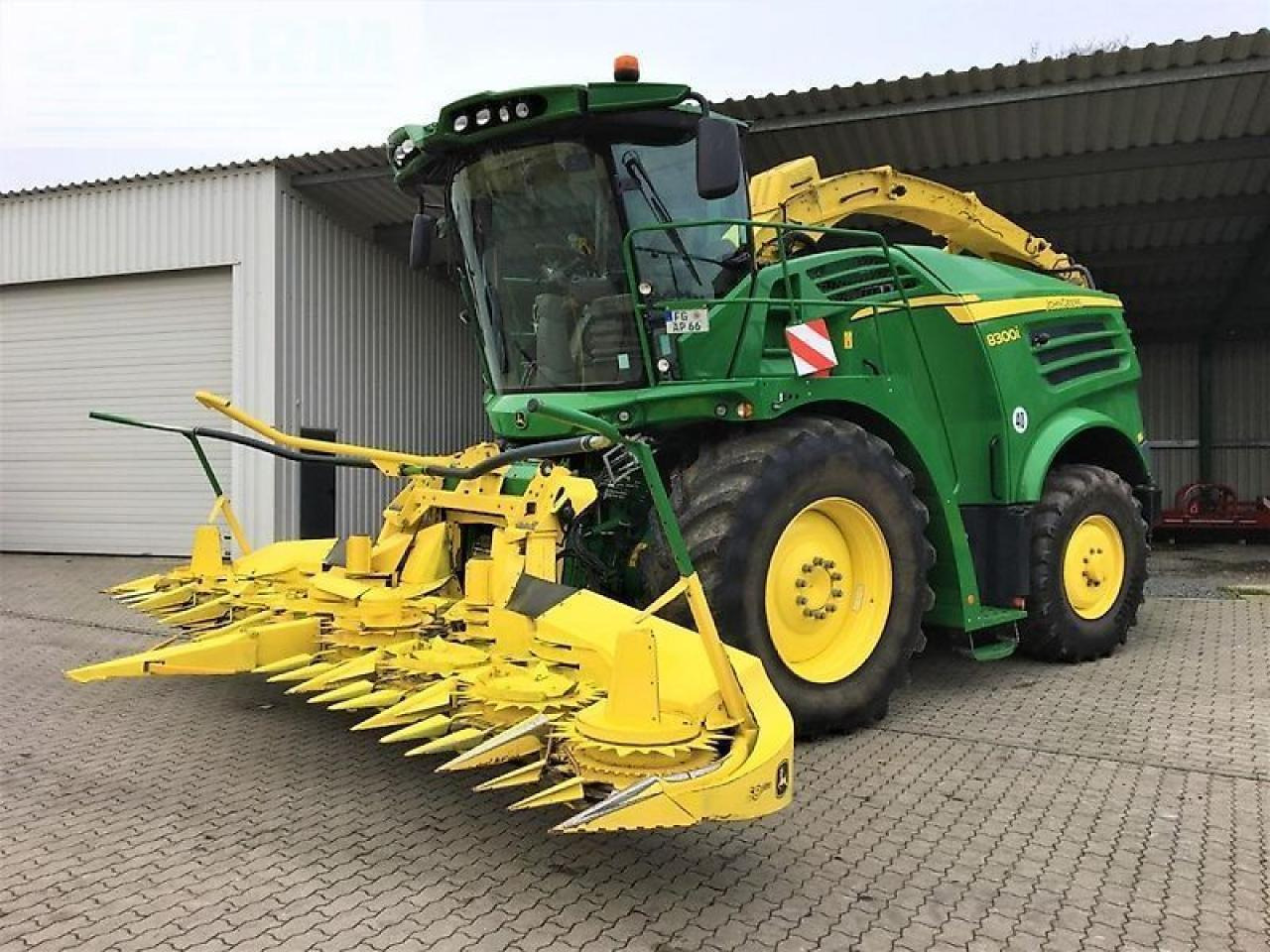 John Deere 8300i mit kemper 360+ & 639 pickup - Кормозбиральний комбайн: фото 1 John Deere 8300i mit kemper 360+ & 639 pickup - Кормозбиральний комбайн: фото 1