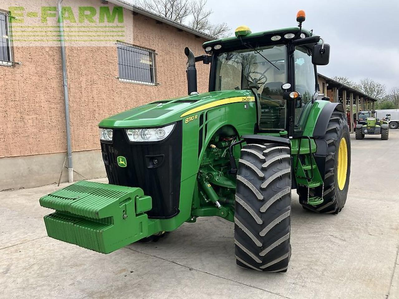 John Deere 8310r powr shift *motor neu* - Трактор: фото 2 John Deere 8310r powr shift *motor neu* - Трактор: фото 2