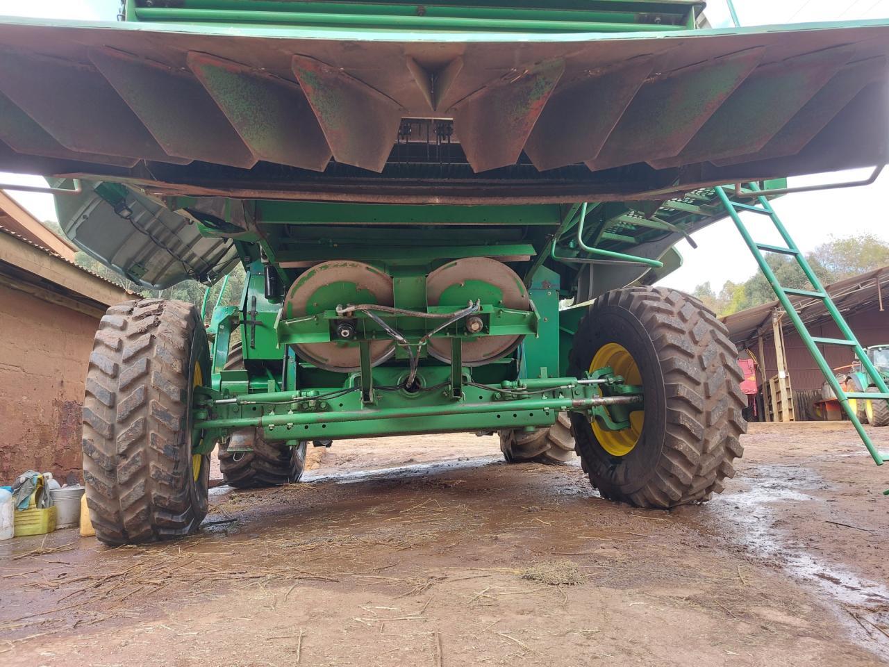 John Deere 9640WTS HillMaster - Зернозбиральний комбайн: фото 5 John Deere 9640WTS HillMaster - Зернозбиральний комбайн: фото 5