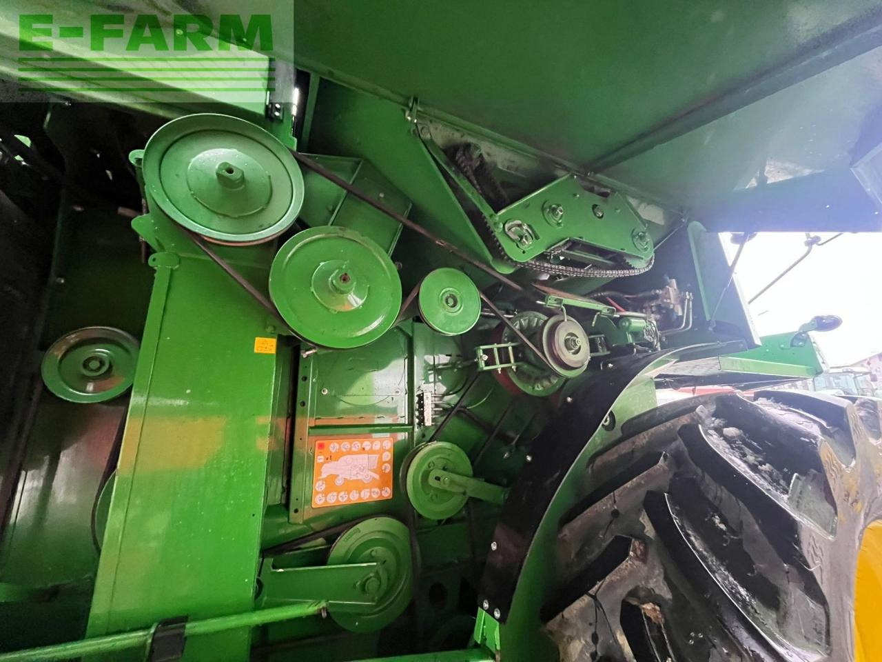 Зернозбиральний комбайн John Deere W440: фото 9