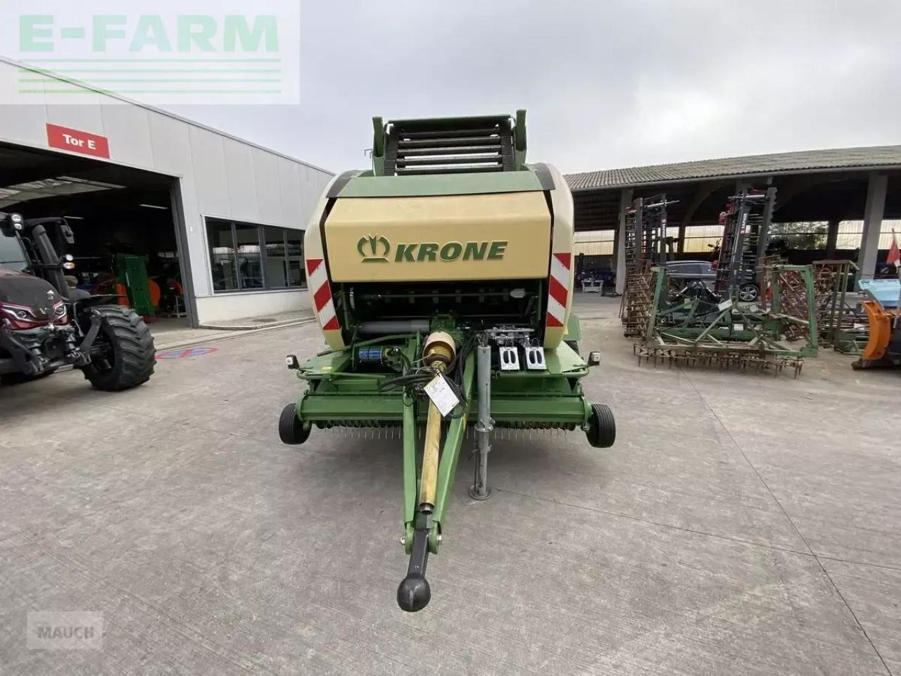 Krone comprima cf 155 xc - Прес-підбирач тюковий: фото 2 Krone comprima cf 155 xc - Прес-підбирач тюковий: фото 2