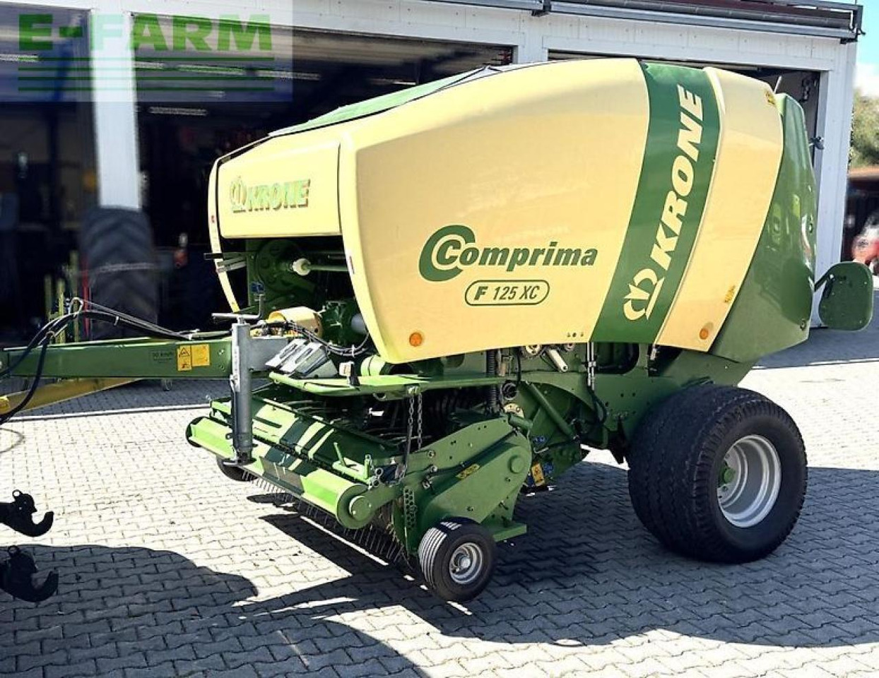Krone comprima f 125 xc - Прес-підбирач тюковий: фото 1 Krone comprima f 125 xc - Прес-підбирач тюковий: фото 1