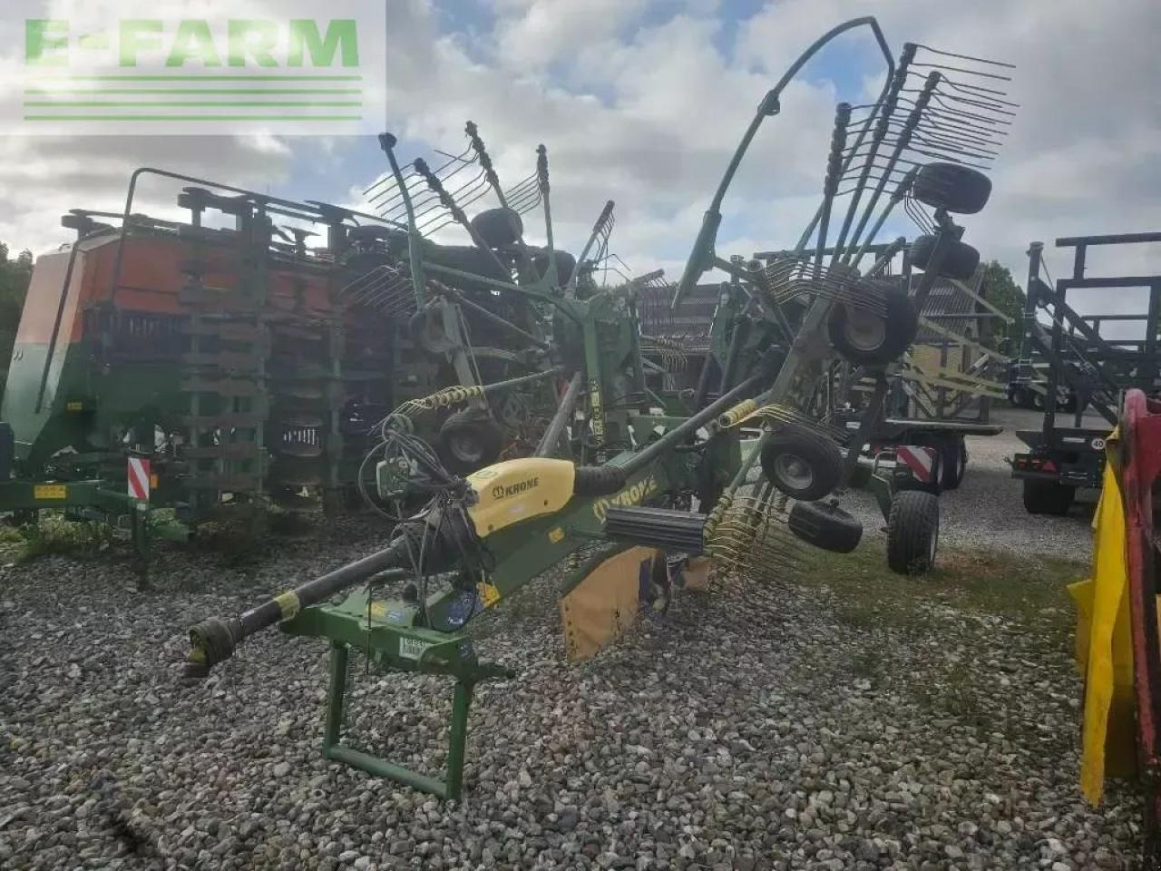 Krone swadro tc 880 plus - Сіноворушилка: фото 1 Krone swadro tc 880 plus - Сіноворушилка: фото 1