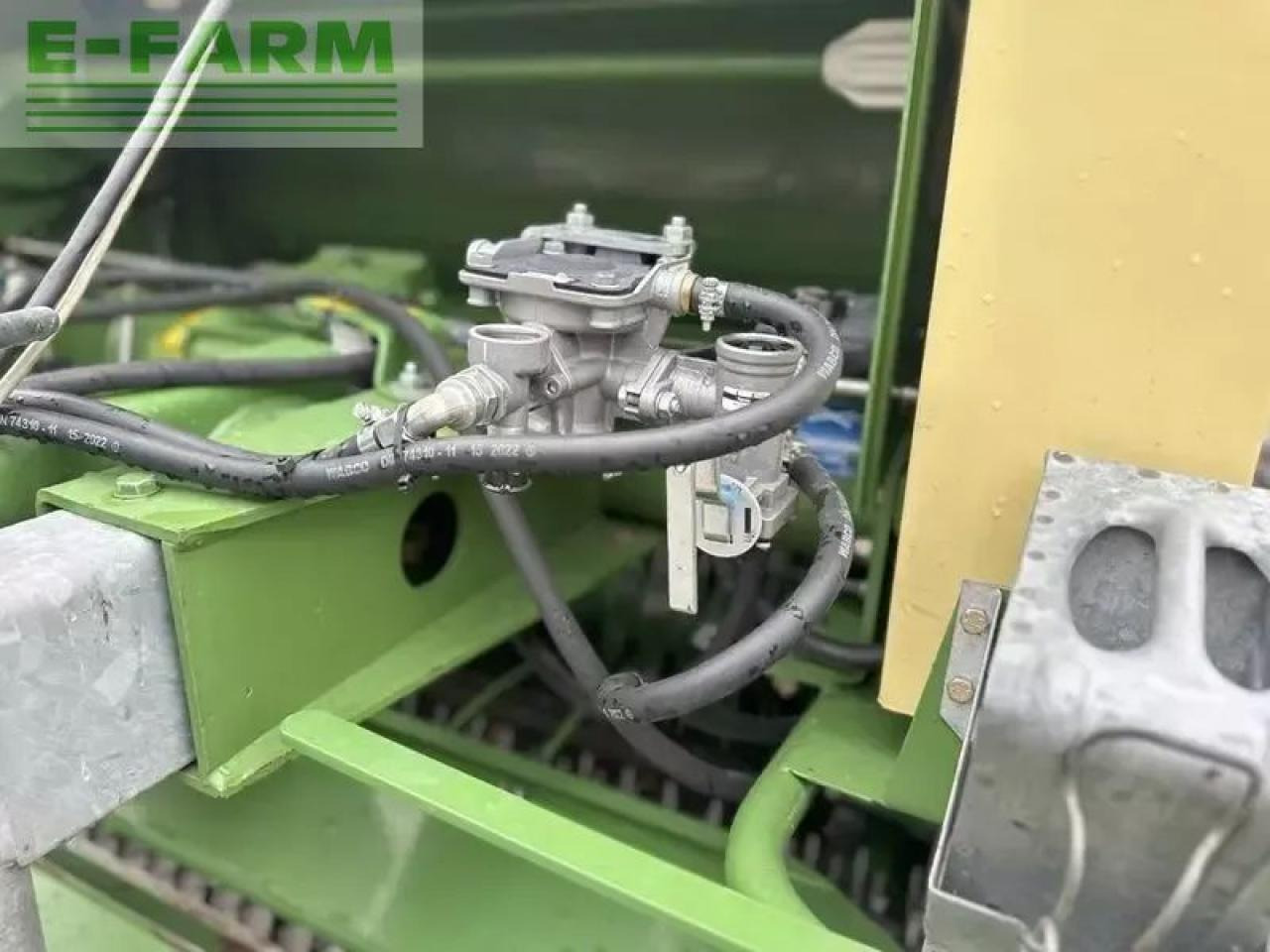 Krone vario pack 1500 multi cut rundballenpresse - Прес-підбирач тюковий: фото 5 Krone vario pack 1500 multi cut rundballenpresse - Прес-підбирач тюковий: фото 5