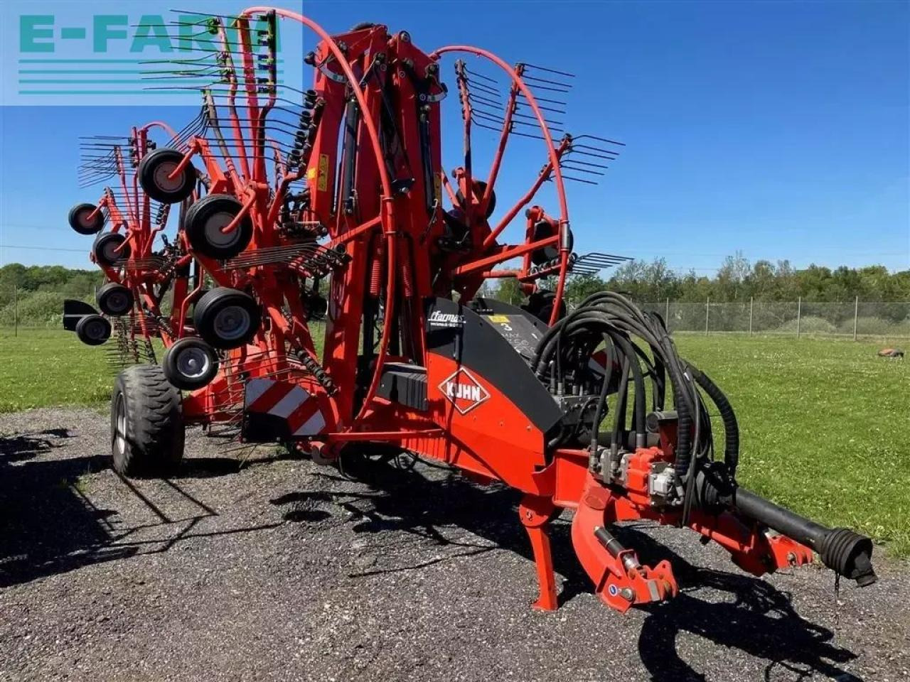 Kuhn ga13131 4-rotors rive - Сіноворушилка: фото 1 Kuhn ga13131 4-rotors rive - Сіноворушилка: фото 1