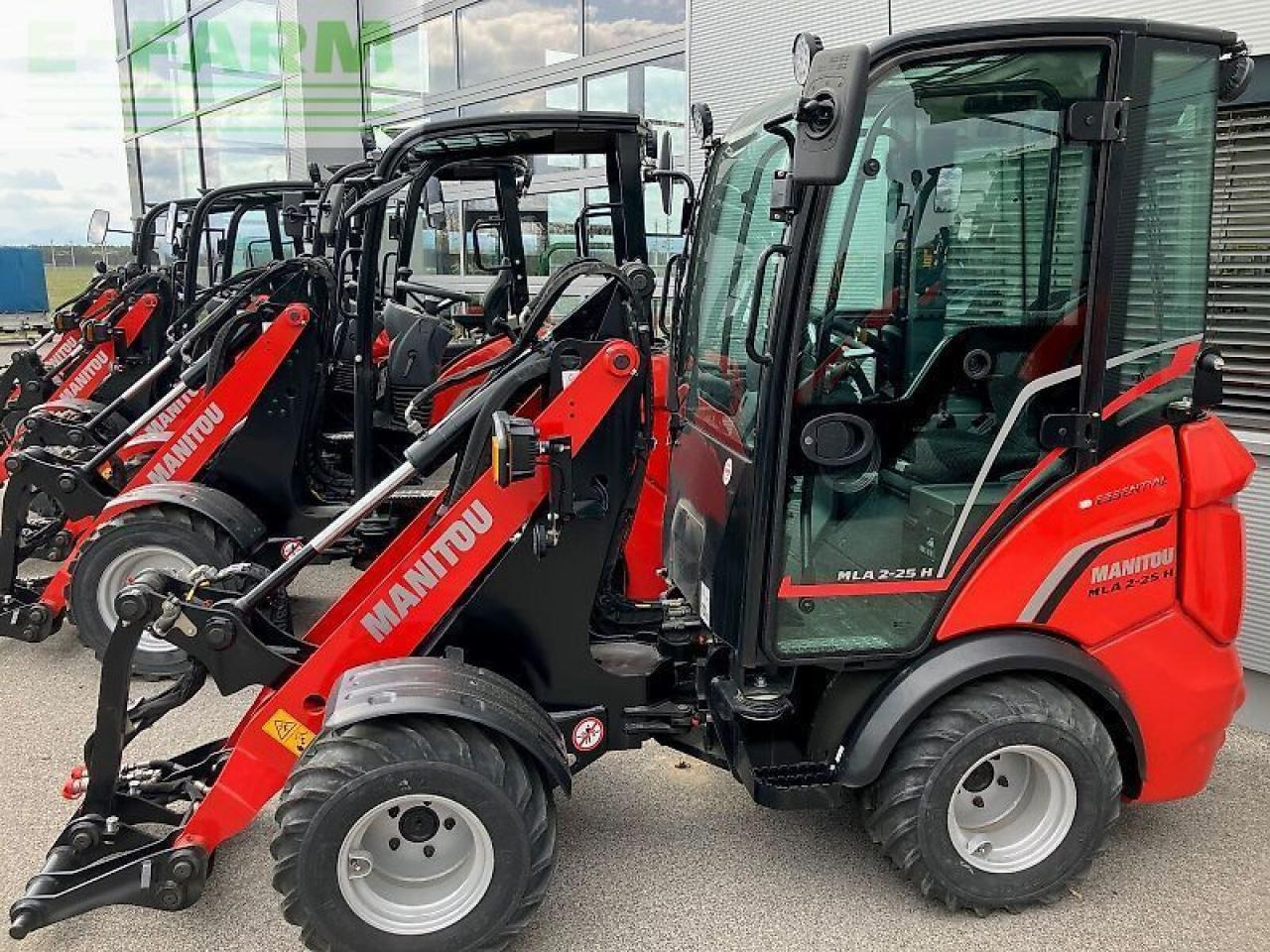 Компактний фронтальний навантажувач Manitou mla2-25: фото 6