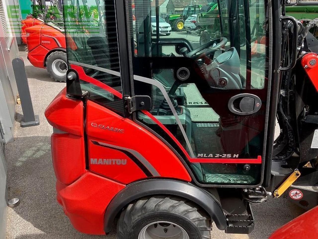 Компактний фронтальний навантажувач Manitou mla2-25: фото 9