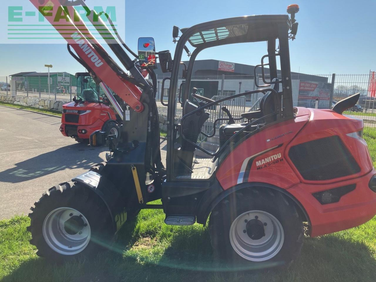 Компактний фронтальний навантажувач Manitou mla5-50: фото 7