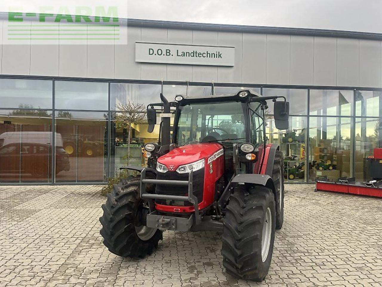 Massey Ferguson 4708 - Трактор: фото 1 Massey Ferguson 4708 - Трактор: фото 1