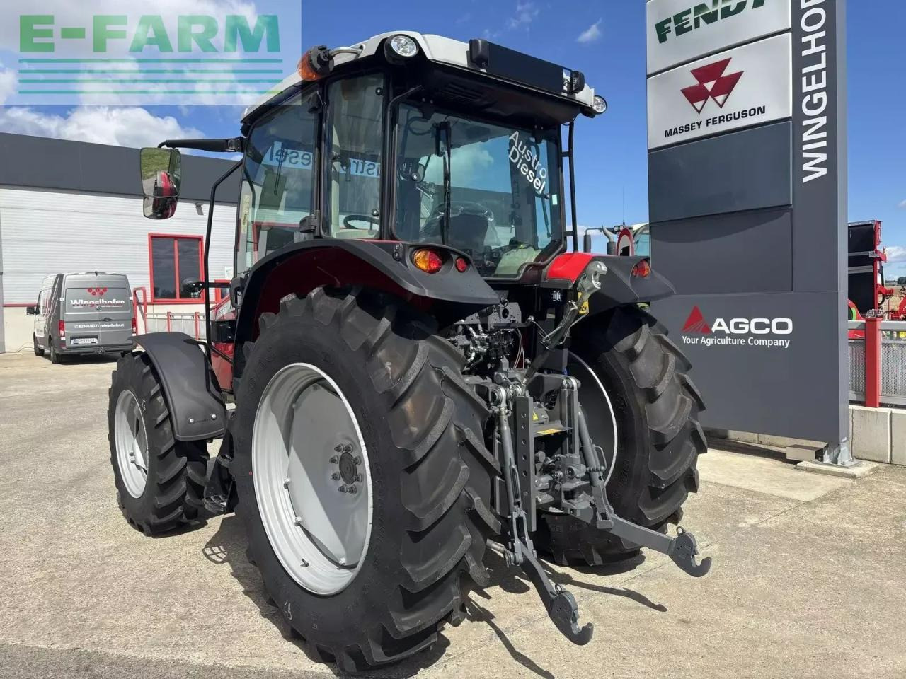 Massey Ferguson 5711 m dyna 4 comfort - Трактор: фото 5 Massey Ferguson 5711 m dyna 4 comfort - Трактор: фото 5