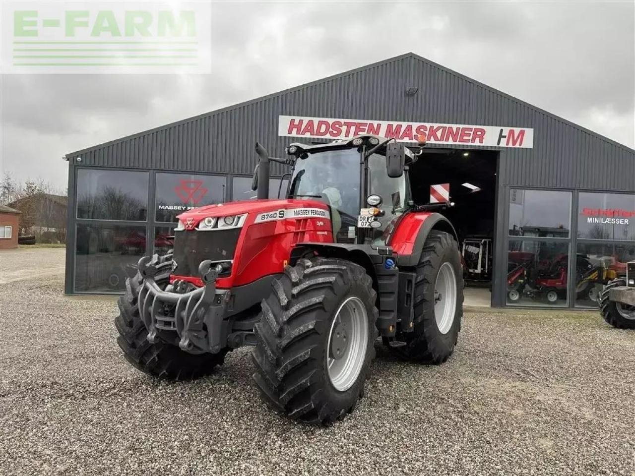 Massey Ferguson 8740s dyna vt exclusive Exclusive - Трактор: фото 1 Massey Ferguson 8740s dyna vt exclusive Exclusive - Трактор: фото 1