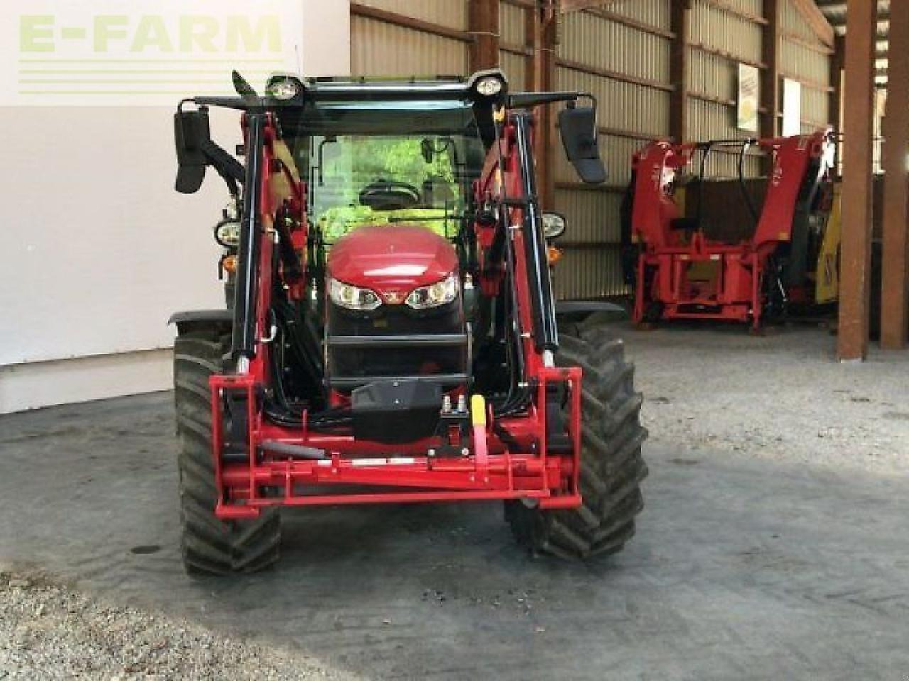 Massey Ferguson mf 4709 m dyna-2 essential - Трактор: фото 4 Massey Ferguson mf 4709 m dyna-2 essential - Трактор: фото 4