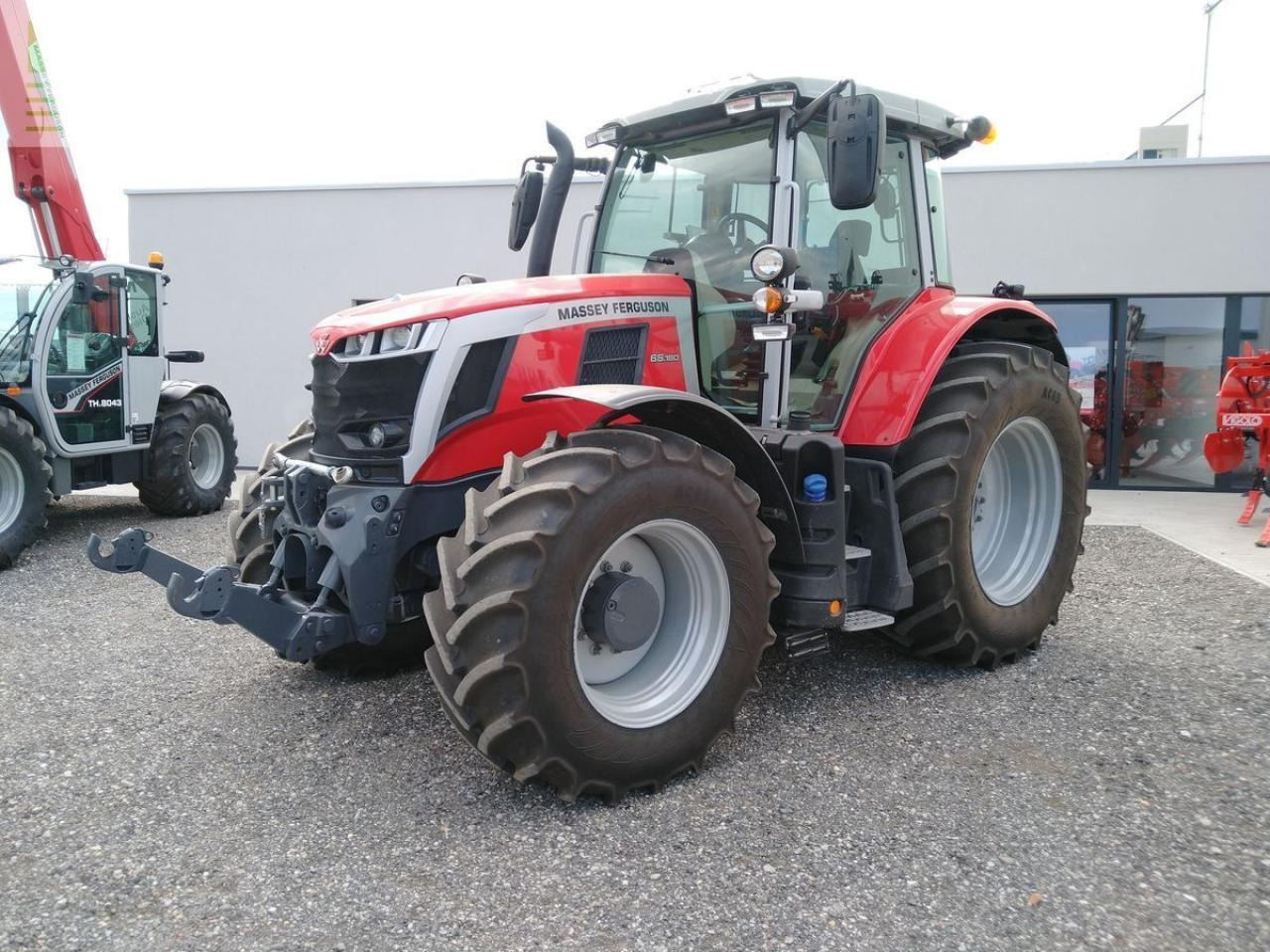 Massey Ferguson mf 6s.180 dyna-vt exclusive Exclusive - Трактор: фото 1 Massey Ferguson mf 6s.180 dyna-vt exclusive Exclusive - Трактор: фото 1