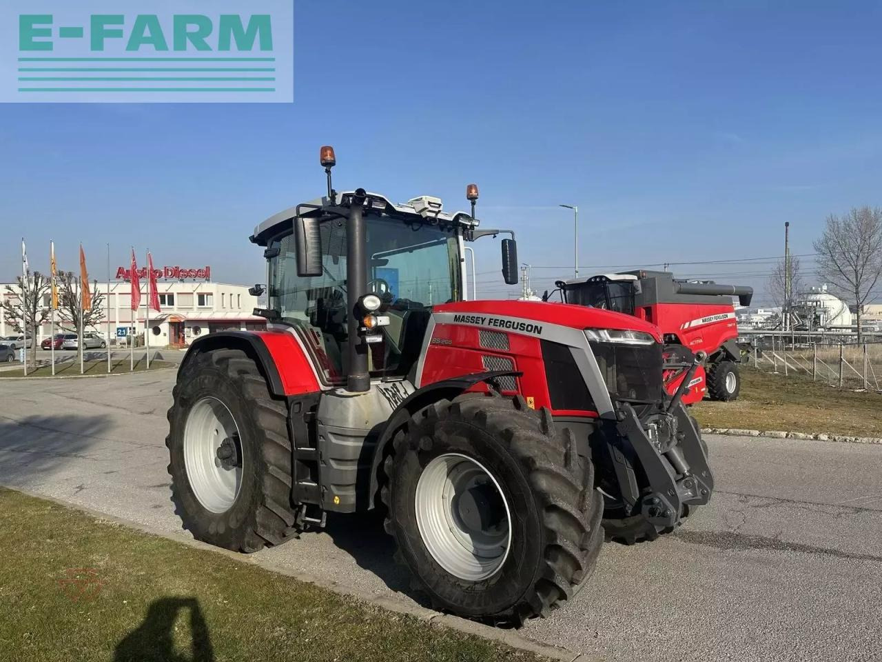 Massey Ferguson mf 8s.205 - Трактор: фото 1 Massey Ferguson mf 8s.205 - Трактор: фото 1