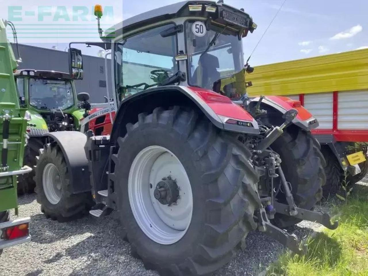 Massey Ferguson mf 8s.245 dyna-vt exclusive ma Exclusive - Трактор: фото 3 Massey Ferguson mf 8s.245 dyna-vt exclusive ma Exclusive - Трактор: фото 3