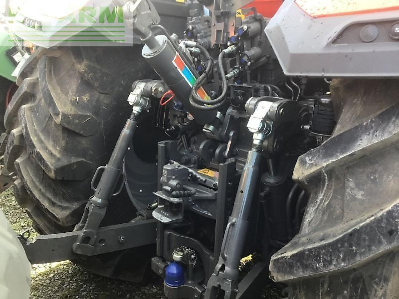 Massey Ferguson mf 8s.305 dyna-vt exclusive ma Exclusive - Трактор: фото 3 Massey Ferguson mf 8s.305 dyna-vt exclusive ma Exclusive - Трактор: фото 3
