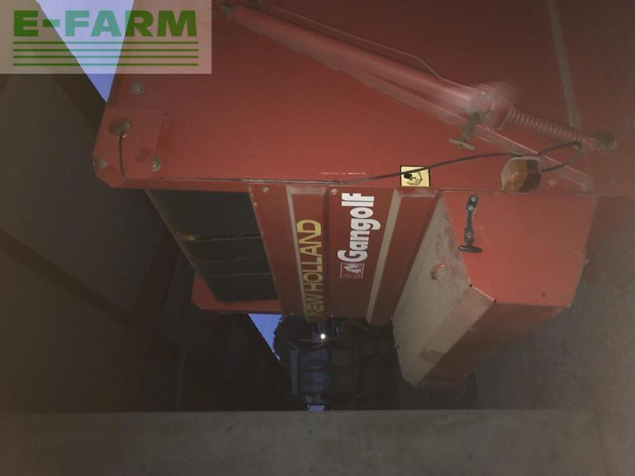 New Holland 640 B Bale Command - Прес-підбирач тюковий: фото 4 New Holland 640 B Bale Command - Прес-підбирач тюковий: фото 4