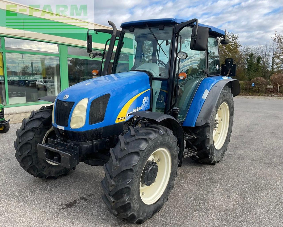 New Holland T 5030 - Трактор: фото 1 New Holland T 5030 - Трактор: фото 1