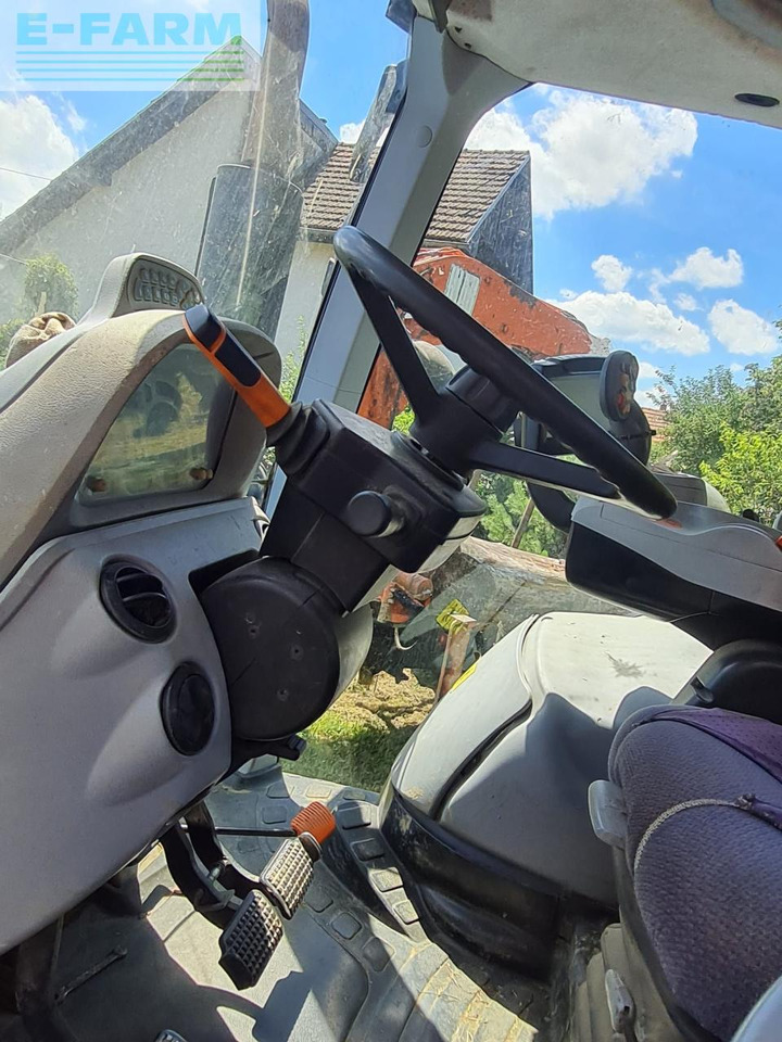 New Holland T7050 - Трактор: фото 3 New Holland T7050 - Трактор: фото 3