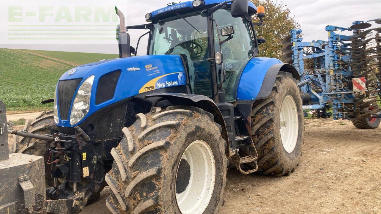 New Holland T7050 - Трактор: фото 1 New Holland T7050 - Трактор: фото 1