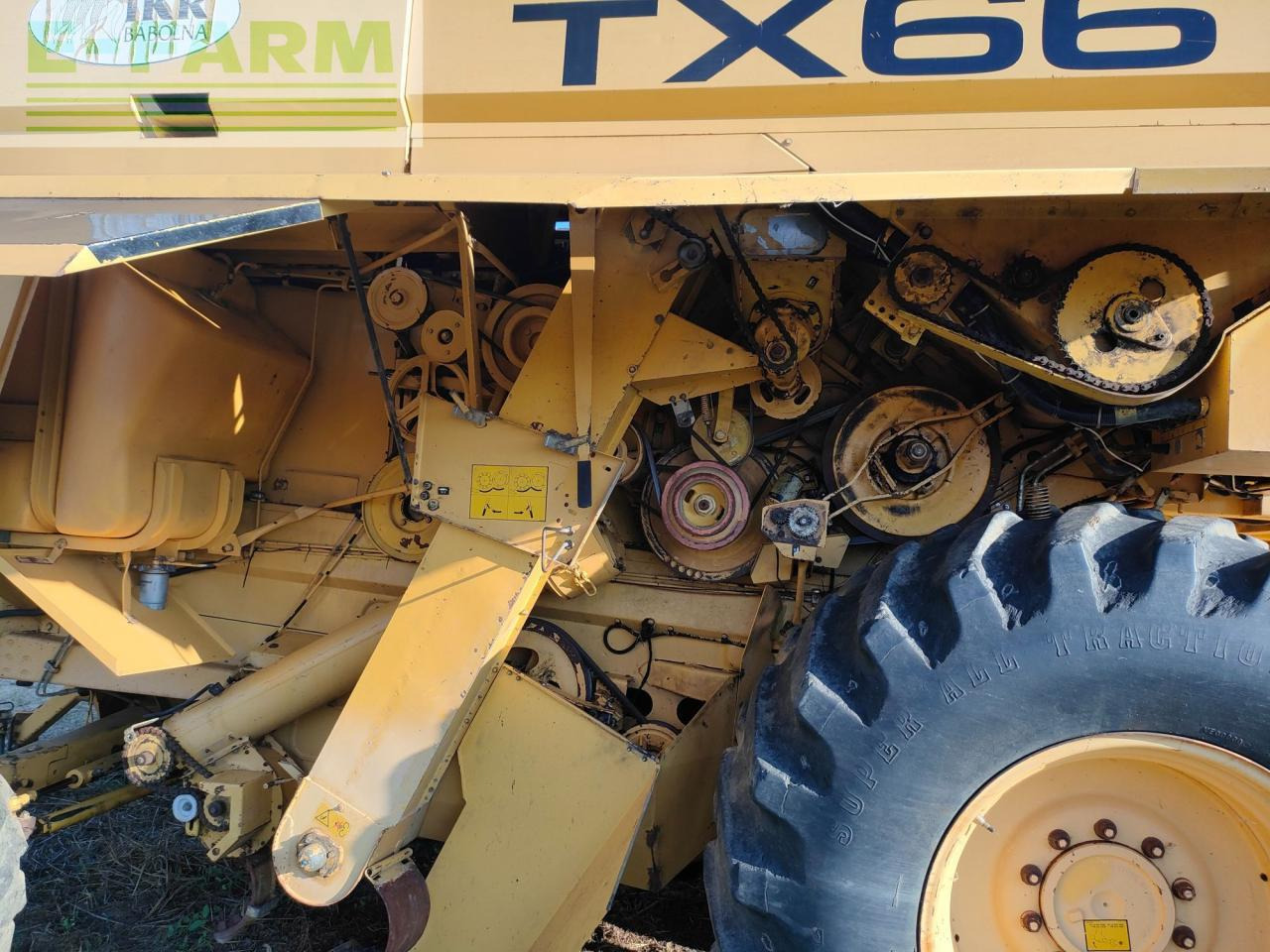 New Holland TX 66 - Зернозбиральний комбайн: фото 3 New Holland TX 66 - Зернозбиральний комбайн: фото 3