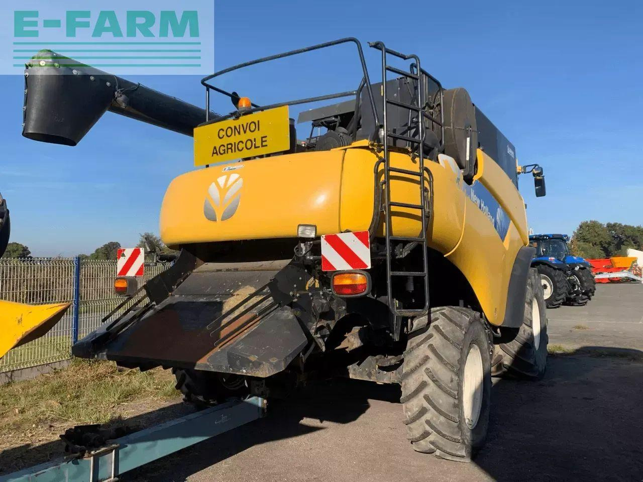 New Holland cr 9070 - Зернозбиральний комбайн: фото 3 New Holland cr 9070 - Зернозбиральний комбайн: фото 3