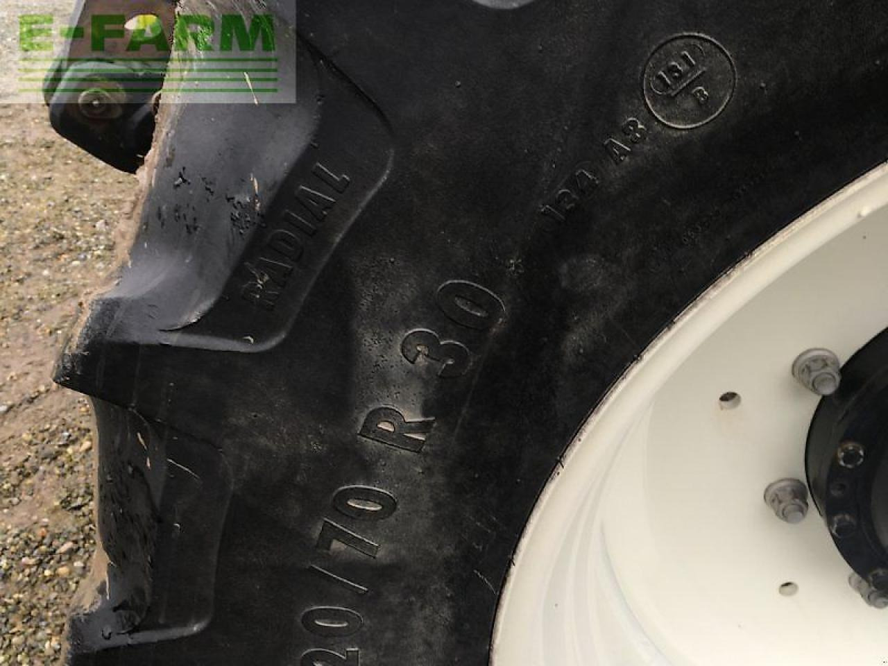 New Holland t 6020 - Трактор: фото 3 New Holland t 6020 - Трактор: фото 3