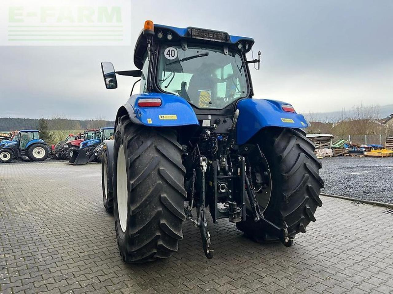 New Holland t 7.210 rc - Трактор: фото 4 New Holland t 7.210 rc - Трактор: фото 4