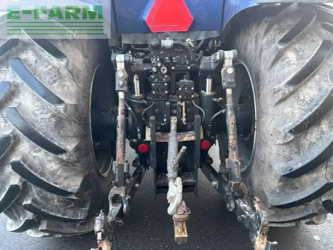 New Holland t 8.410 - Трактор: фото 4 New Holland t 8.410 - Трактор: фото 4