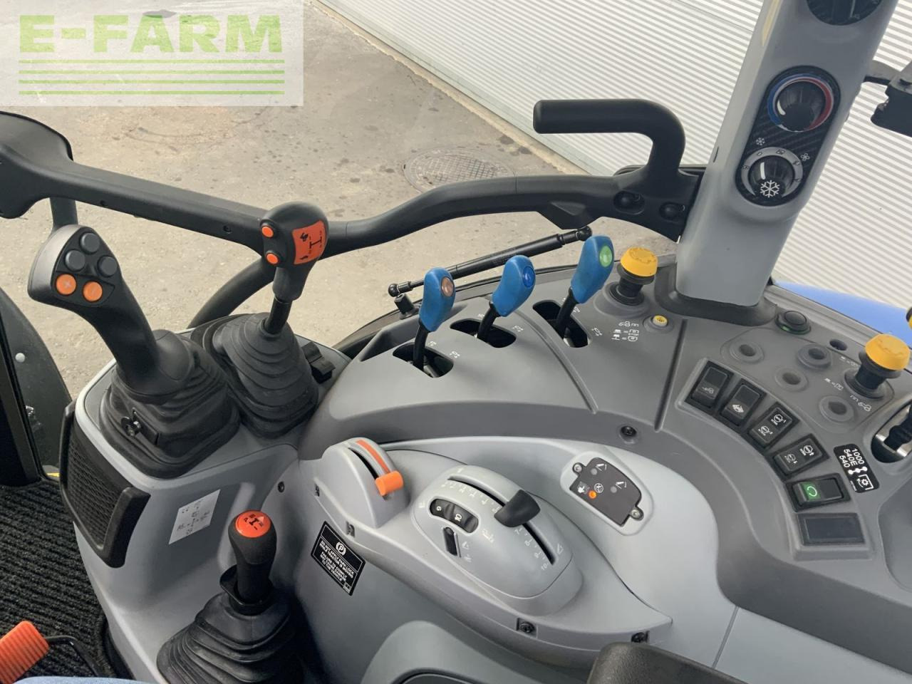 New Holland t5.110 dual command - Трактор: фото 4 New Holland t5.110 dual command - Трактор: фото 4
