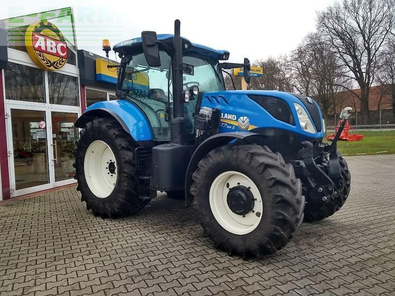 New Holland t7.165 my 18 - Трактор: фото 3 New Holland t7.165 my 18 - Трактор: фото 3
