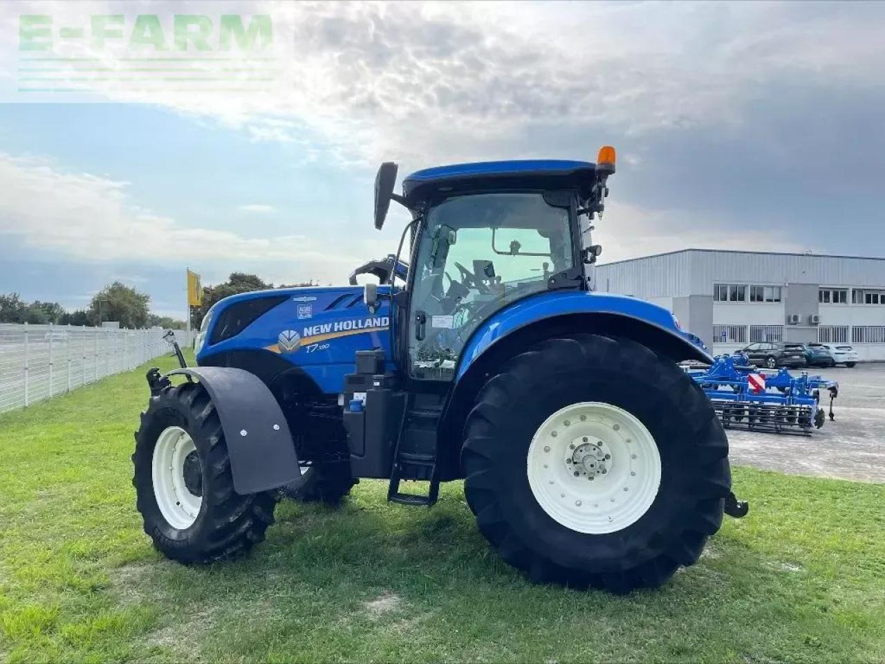 New Holland t7.190 - Трактор: фото 4 New Holland t7.190 - Трактор: фото 4