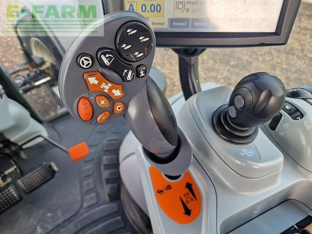 Трактор New Holland t7.200 autocommand: фото 10