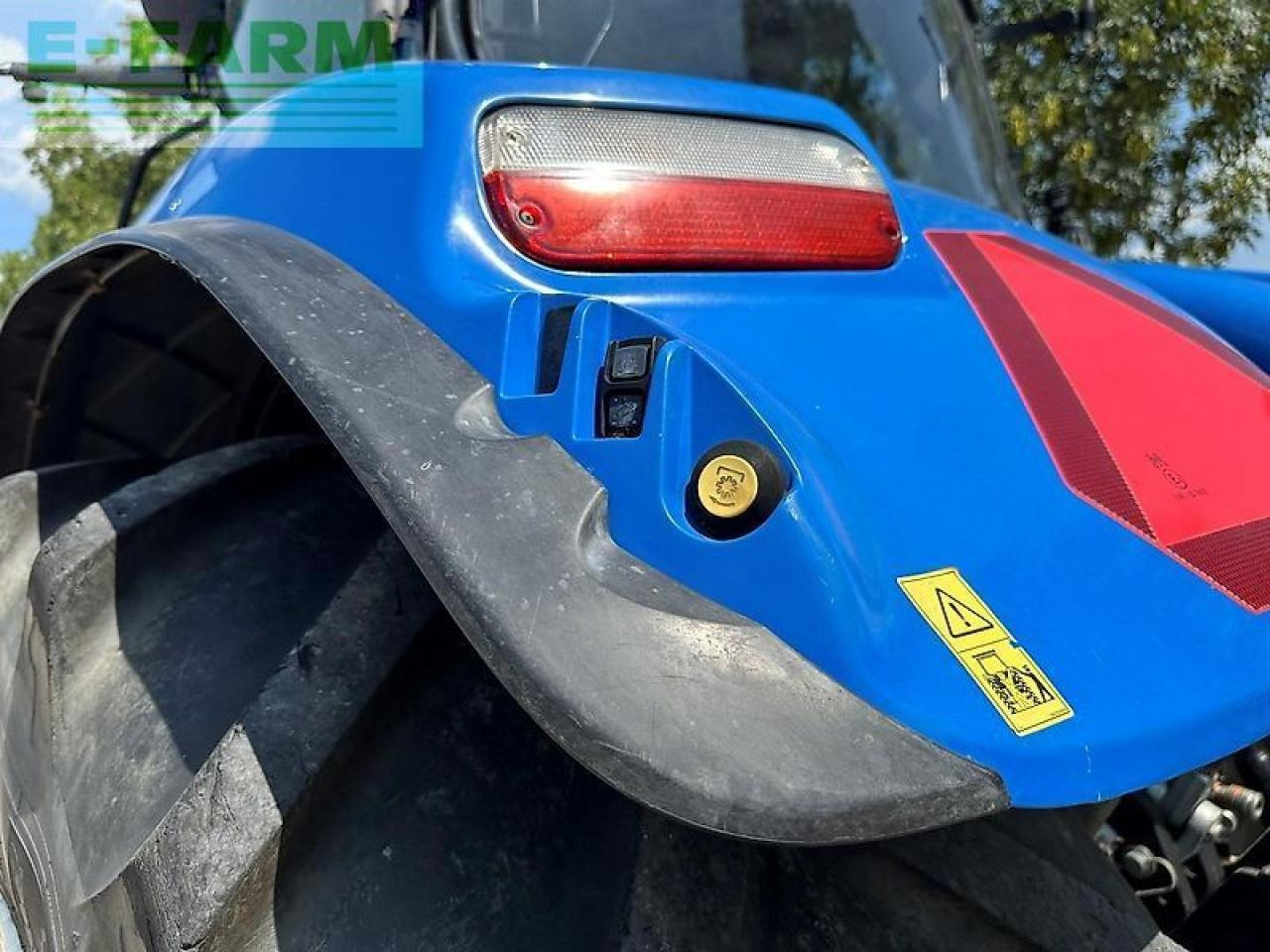 Трактор New Holland t7.210: фото 18