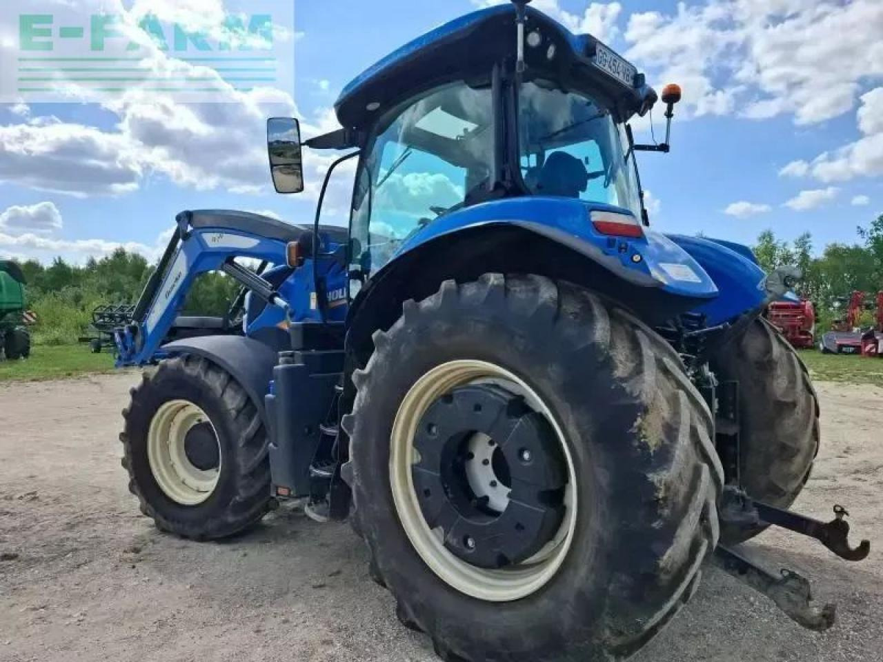 New Holland t7.210 - Трактор: фото 4 New Holland t7.210 - Трактор: фото 4