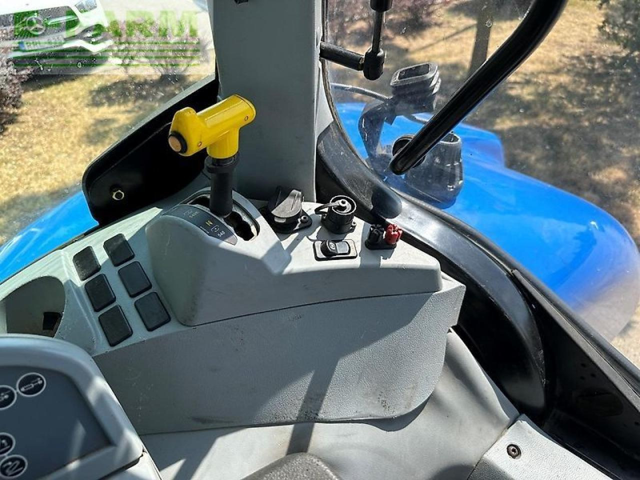 Трактор New Holland t7.210: фото 34