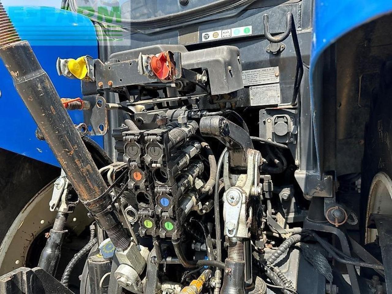 Трактор New Holland t7.210: фото 22