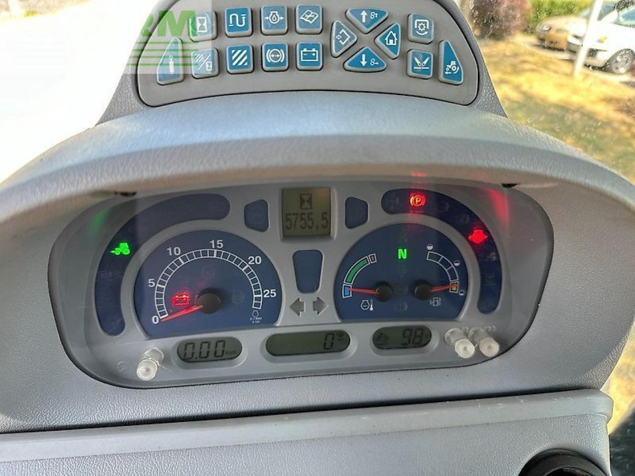 Трактор New Holland t7.210: фото 39
