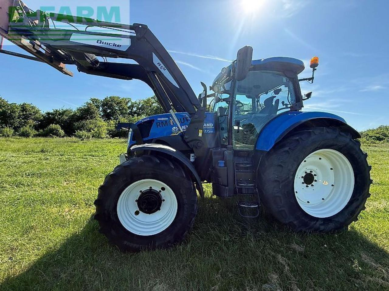 New Holland t7.210 auto command - Трактор: фото 1 New Holland t7.210 auto command - Трактор: фото 1