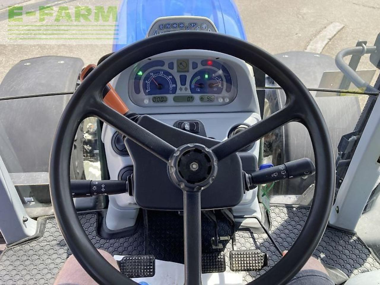 Трактор New Holland t7 210 autocommand: фото 13