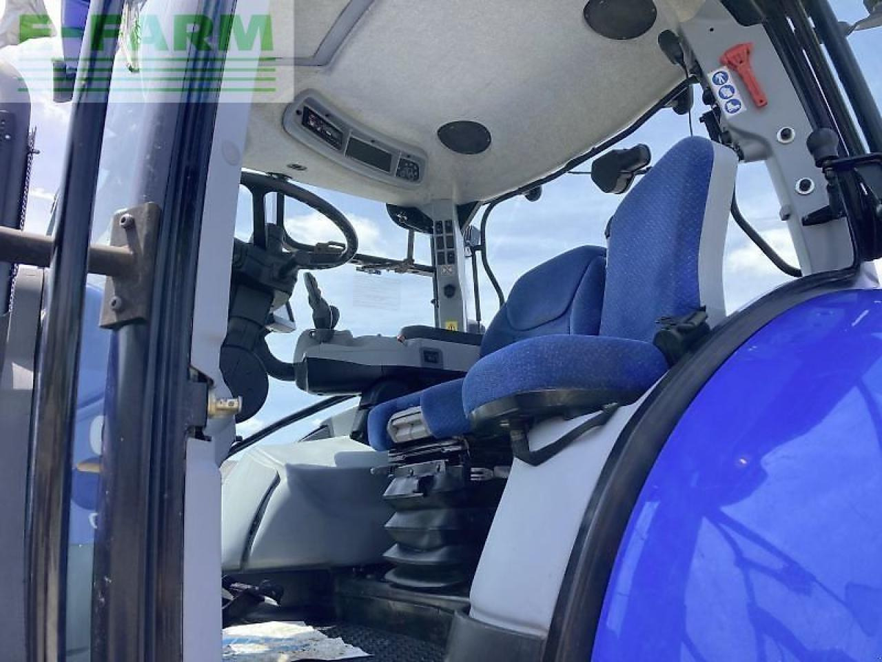 Трактор New Holland t7 210 autocommand: фото 11